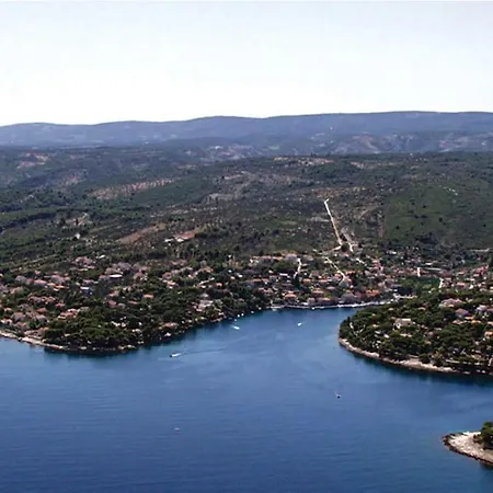 Gorgeous In Supetar-splitska With Wifi * Splitska
