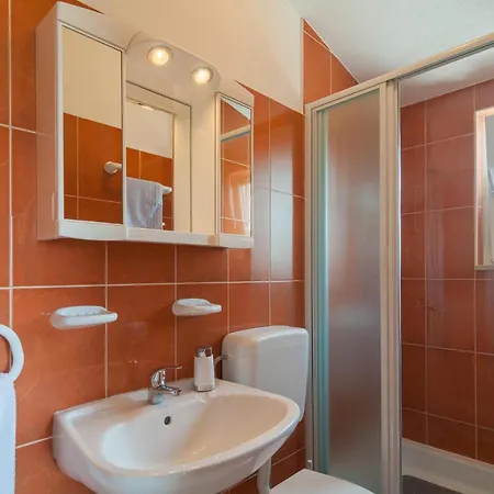 Gorgeous In Supetar-splitska With Wifi Apartamento *