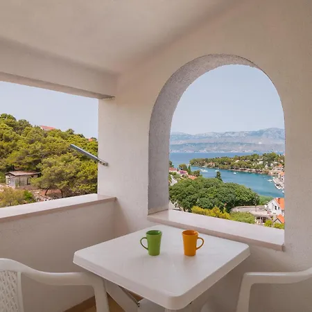 Gorgeous In Supetar-splitska With Wifi Apartamento
