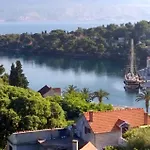 2 Bedroom Cozy In Supetar-splitska *