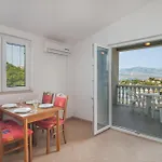 2 Bedroom Cozy In Supetar-splitska Splitska