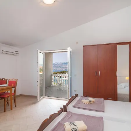 2 Bedroom Cozy In Supetar-splitska 公寓 斯普利特卡