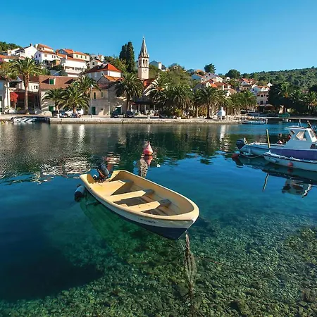Gorgeous In Supetar-splitska With Wifi Apartment *