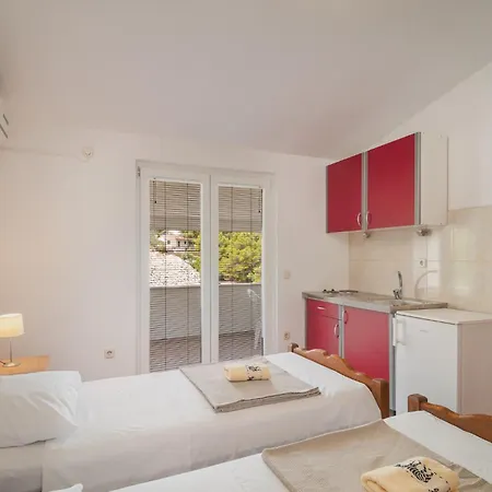 2 Bedroom Cozy In Supetar-splitska 公寓 *